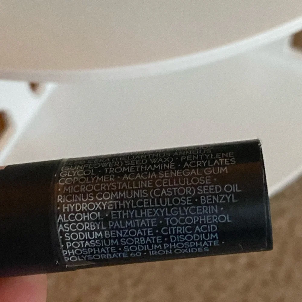 Yves Rocher Volume black mascara in NOIR